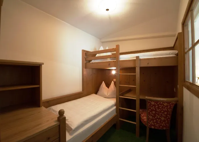 Berg-leben 酒店 格罗萨尔